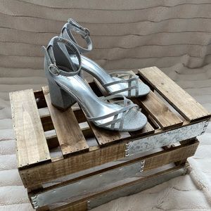 Fioni Silver Heels